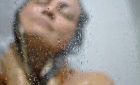 9 Health Benefits of Bathing Warm Water