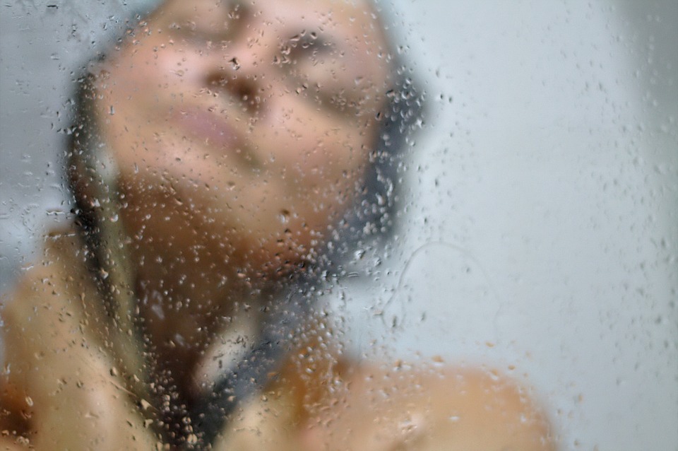 9 Health Benefits of Bathing Warm Water