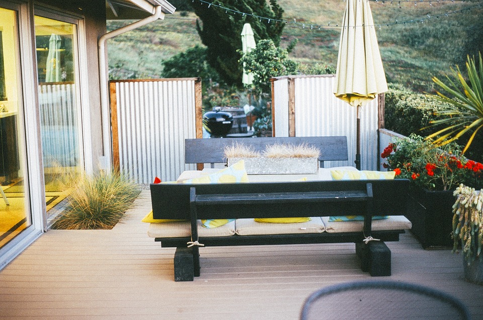 Choose the Right Fire Pit for Wood Deck